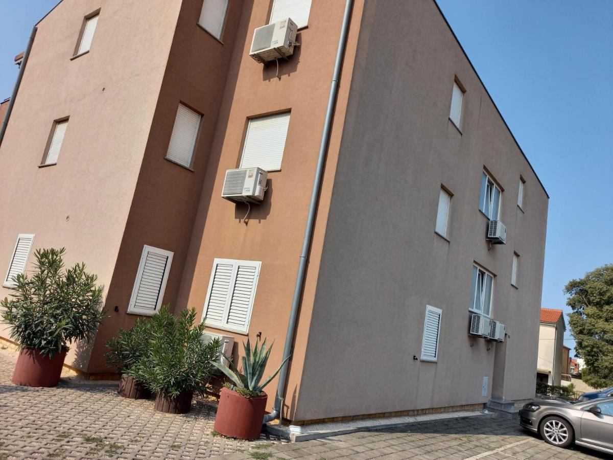 Apartman Silva Biograd Na Moru Buitenkant foto